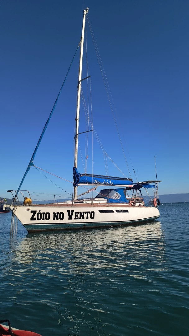 Veleiro Zóio no Vento 